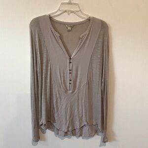 Lucky Brand Light Gray Long Sleeve Top